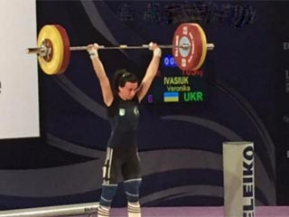 Ивасюк завоевала малое серебро в рывке на чемпионате Европы в категории до 58 кг - «Тяжелая атлетика»