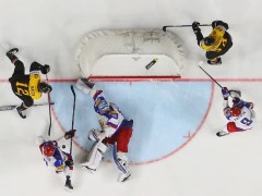 Владимир Плющев: В матче с Германией стали тянуть одеяло на себя и были наказаны - «Хоккей»