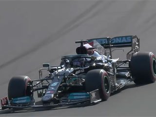 В Mercedes не могут объяснить скорость Льюиса Хэмилтона - «ФОРМУЛА-1»