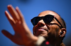 Семикратный чемпион «Формулы-1» подвергся расистским оскорблениям - «Авто»