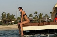 Загитова показала фото в откровенном бикини - «Зимние виды»