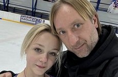 Плющенко отреагировал на возвращение избитой матерью ученицы - «Зимние виды»